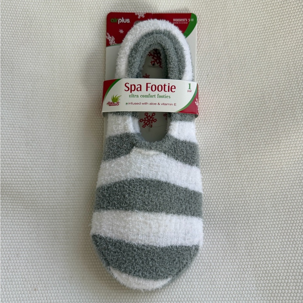 spa footie socks
